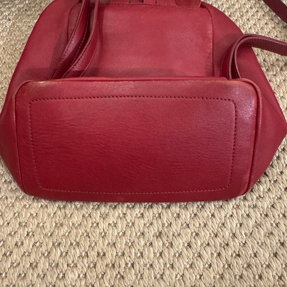 Vintage authentic red leather Coach backpack with gold hardware. - Picture 5 of 9
